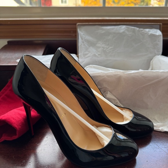 [Like New] Christian Louboutin Dorisima Patent Pumps Size 39 - Picture 2 of 9